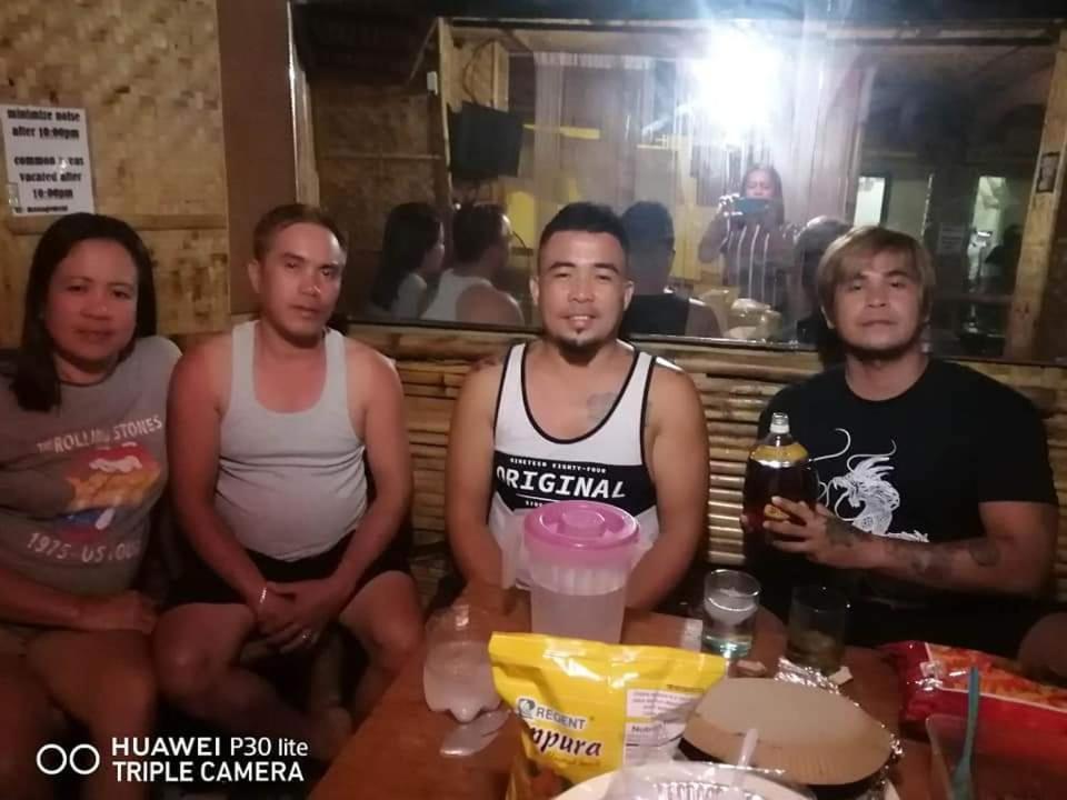 Bambooze Hauz Hotel Balabag  Bagian luar foto